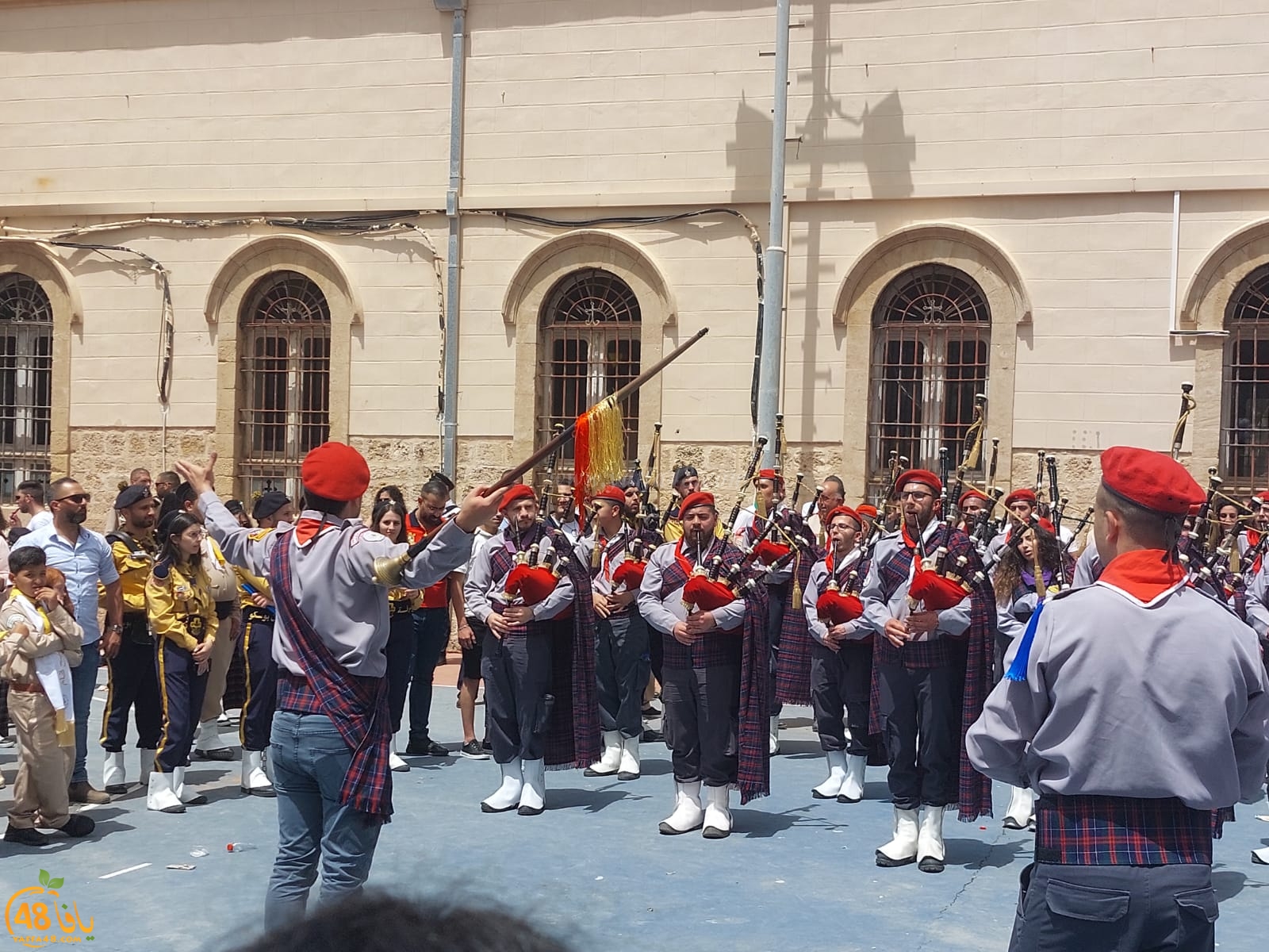 صور: استعراض كشفي ضخم في يافا بمناسبة يوم التقبيلة 